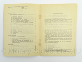 MVO Chef der Generalen Staf  Voorschrift nr. 1556 uit 1947 onderricht in het besturen van motorvoertuigen - afmeting 12 x 18 cm - origineel