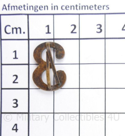 Wo2 Eenheid nummer 3 metaal - 2 x 1 ,5 cm origineel