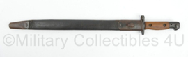 Britse 1907 Enfield bajonet met lederen schede - 56 cm lang - origineel