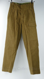 Britse P49 Battledress trouser - Lijkt op WO2 model  - size 4 = waist 30 tm. 34 inch  - origineel