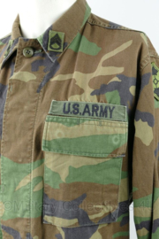 US Army woodland 4th infantry en 1st infantry Division uniform - maat small regular - origineel