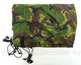 KL Landmacht nieuw model woodland zeil shelter 1 pax noodonderkomen tarp - met stokken en haringen - zo goed als nieuw - afmeting zeil 160 x 243 cm - origineel