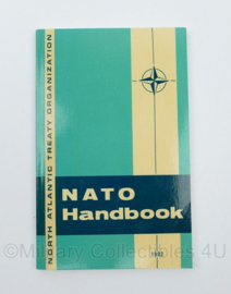 North Atlantic Treaty Organization NATO Handbook 1982 - 11,5 x 0,5 x 18 cm - origineel