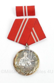 DDR NVA medaille für treue Dienste in der Zivilverteidigung der DDR im silber in doosje - origineel