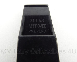 Koninklijke Marechaussee fluitje met knoopsgat bevestiging en koord - NIEUW in verpakking- origineel