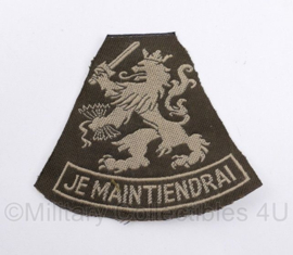 Defensie mouwleeuw Je Maintiendrai  - zeldzame witte versie - 8,5 x 7 cm - origineel