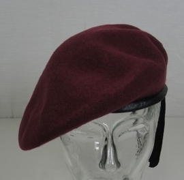 Airborne bordeaux rode baret - ook voor wo2 spelden - nieuw gemaakt - 100% wol met lederen rand