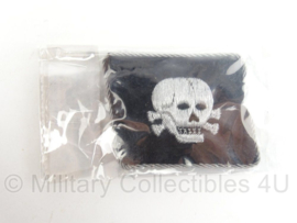 WO2 Duiste Kraagspiegel set - Officieren SS - Totenkopf - afmeting 6 x 5 cm - replica