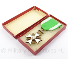 Belgische Brandweer trouwedienst medaille - afmeting doosje 6 x 12 cm - origineel