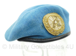 VN UN United nations Baret met custom metaaldraad embleem - maat 56 - origineel