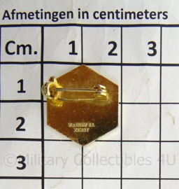 KL Landmacht EHBO eenheids diploma - afmeting 2 x 2 cm - metaal - origineel