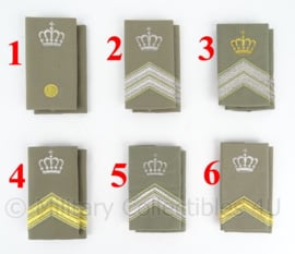 KL Nederlandse leger Stratotex regenjas schouderstukken met kroon (en krans) - verschillende rangen - origineel