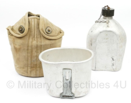 WO2 US Army veldfles set - Khaki hoes / Aluminium fles AP CO met aluminium beker - origineel