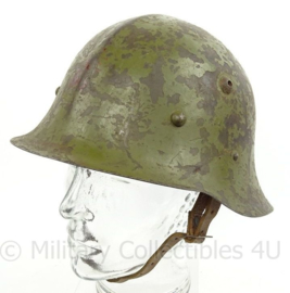 WO2 Bulgaarse M36 helm Type B met WO2 liner - met kinriem - origineel