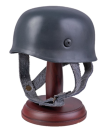 Minitatuur wo2 Duitse Fallschirmjäger helm para helm  Duitse metalen helm op houten standaard