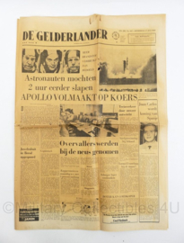 Krant de Gelderlander Apollo volmaakt op koers - maandlanding 17 juli 1969 - origineel