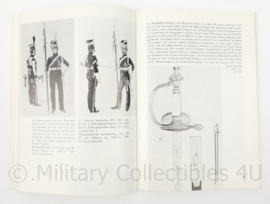 Boek Armamentaria 1981- uitgave van Vrienden van het Legermuseum