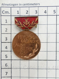 DDR NVA medaille Orden fur Hervorragender Ausbilder GST bronze Stufe  - origineel