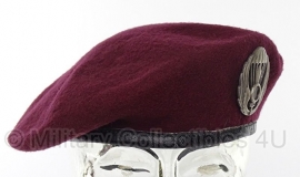 Italiaanse  airborne baret bordeaux rood - met insigne - maat 55 - origineel