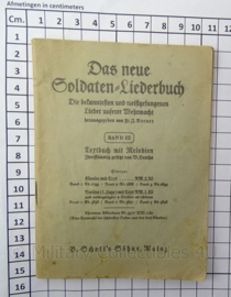 WO2 Duitse Wehrmacht soldaten Liederbuch - afmeting 10 x 14 cm - origineel