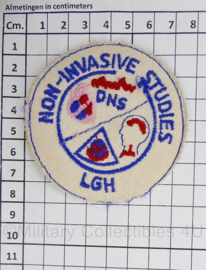 Non Invasie studies DNS LGH embleem - diameter 8 cm - origineel