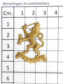 KL Nederlandse leger pet leeuw Nederland goudkleurig - zonder pinnen - 3,5 x 3 cm - origineel