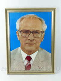 Grote foto in Lijst van de DDR staatsraadvoorzitter Erich Honecker - 90 x 65,5  cm - origineel