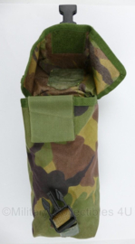 KL Nederlandse leger MOLLE Opbouwtas patroonmagazijn Diemaco Woodland camo met standaard sluiting - 10 x 8 x 19 cm - gebruikt - origineel