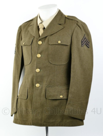 Wo2 US Army Class A jacket gedateerd 1942 - rang  Sergeant  - size 37R = maat 48 - origineel