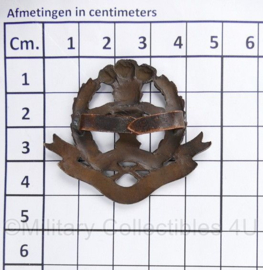 WO2  Britse cap badge Middlesex Regiment - 4,5 x 4,5 cm - origineel