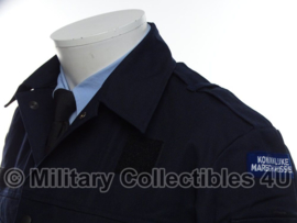 KMAR Marechaussee uniform jas 2005 , basis - donkerblauw - MET insignes - NIEUW - origineel