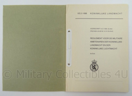 KL Landmacht en KLu Luchtmacht instructie reglement voor de militaire ambtenaar - VS 2-1498 - afmeting 22 x 16 cm - origineel