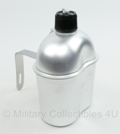 Veldfles met beker - aluminium - replica WO2 model M1910 M1942