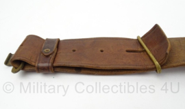 WO1 en WO2 Britse Homeguard koppel - leer - 80-100 cm  -  origineel