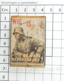 WO2 Duits luciferdoosje van echt hout - Wie van deze twee is de Ware Nederlander? - 6 x 4 cm