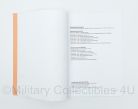 KL Nederlandse leger handboek Handout AT-4 draagbaar antitankwapen- origineel