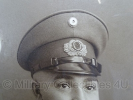 Foto in lijst - 49 x 37  cm.  Reichswehr unteroffizier met spange - origineel!