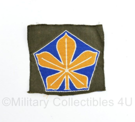 Defensie 5e divisie kastanje blad embleem - ongevouwen - model 1955 - 7 x 6,5 cm - origineel