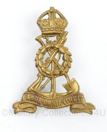 WO2 Britse cap badge Royal Pioneer Corps - Kings Crown- 5 x 3,5 cm -  origineel