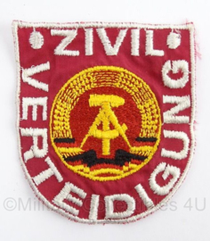 Duitse DDR arm embleem Zivil Verteidigung - afmeting 7 x 8 cm - origineel