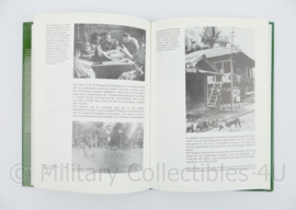 Boek 1 Divisie '7 December' 1946-1986 De bataafsche leeuw