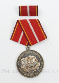 DDR NVA medaille für hervorragende Verdienste Nationale Volksarmee im silber in doosje - origineel