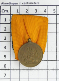 Defensie Juliana periode Trouwe dienst Medaille in goud  - 5,5 x 4 cm - origineel