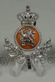 Petembleem Marechaussee onderofficier zilverkleurig-  5 x 4 cm.  -origineel