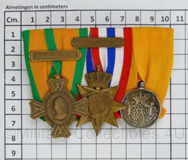 Medaille balk met Medaille voor Krijgsverrichtingen met gesp 1940 45, Ereteken voor orde en Vrede met gesp en trouwe dienst zilver - 10 x 7,5 cm - origineel