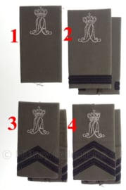 KLU Luchtmacht GVT MA Militaire Academie schouderstukken - zilveren letters - verschillende rangen - origineel