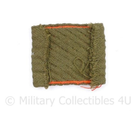 MVO oorlogsvrijwilligersembleem model 1940 tot 1951 - 4 x 3,5 cm - origineel