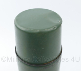 Defensie metalen thermosfles  groen - huidig model - 8 x 30 cm - zwaar gebruikt - origineel