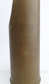 Kolenschep gemaakt van WO2 Britse 25 Ponder huls van 1944  - 28 x 9 cm -origineel