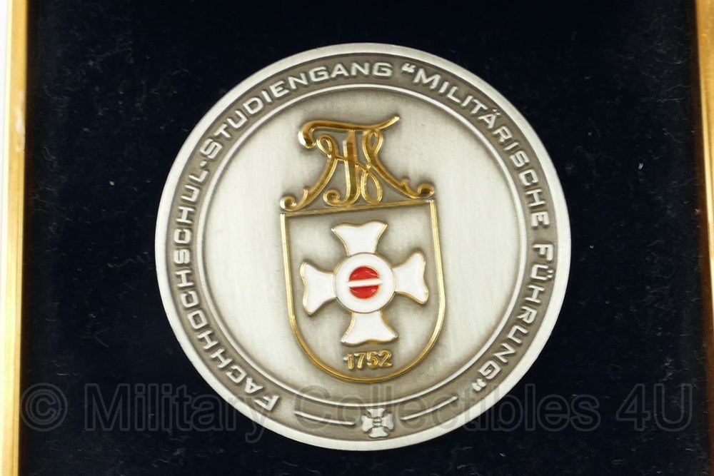 Oostenrijkse leger Fachhochschule Studiengang Militarische Fuhrung coin met doosje - origineel